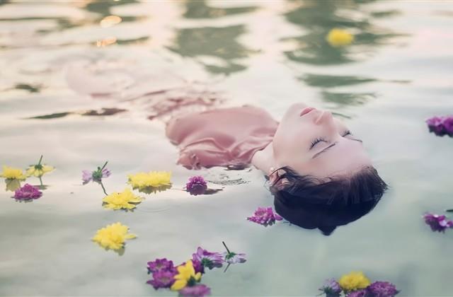 女生激励自己变优秀的说说
