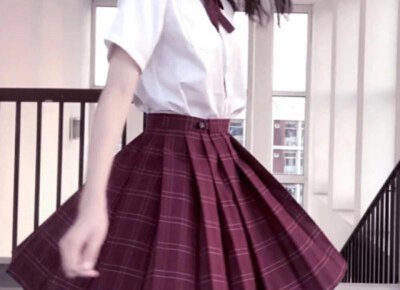 ​描写一个女子的美丽的句子是精选439句