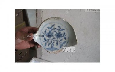 ​现实社会没钱的句子