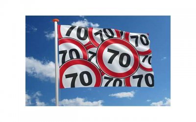 ​观满月文案短句励志集合70条