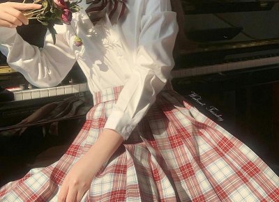 ​情人节男送女情话，2025他在逆光中表白