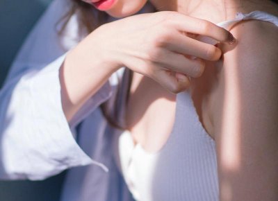 ​异性好友关系变味的征兆：聊三个“不单纯”的话题