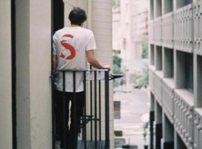 ​关于深夜喝酒的句子 喝酒的经典幽默句子