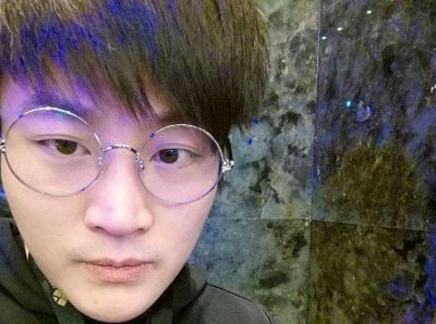 ​英雄联盟炸姐直播撩妹惊动超管，开车太快？直播间惨遭封禁