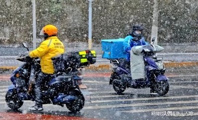 ​兼职送外卖挣不挣钱？一个月能挣多少钱？月入过万没问题！