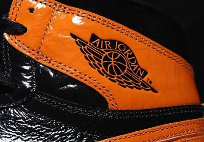 ​这次不油腻了，AJ1“扣碎篮板”设计提前泄露，居然还是黑脚趾