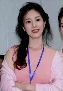 ​一手捧红刘亦菲，离婚自杀夺女，“仙妈”刘晓莉比你想得更狠