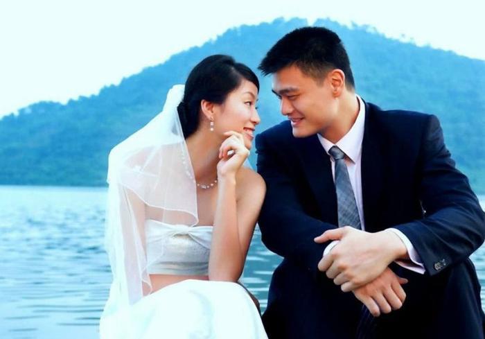 姚明女儿首次亮相，8岁身高160？网友：又一个巨人即将诞生