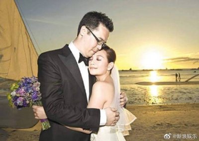 ​梁静茹承认已离婚，《分手快乐》终究要唱给自己听