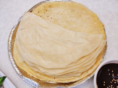 ​老厨师教你河南特色美食，烙馍卷菜，品种多样味道鲜香