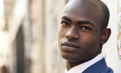 ​热衷嫁给黑人的中国姑娘，如今悔不当初，有3点原因