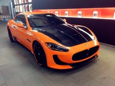 ​看看帅气的鹿晗开的都是什么车！玛莎拉蒂？