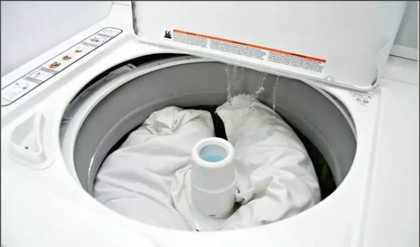 枕头能用洗衣机洗,u型枕可以放在洗衣机洗吗图8