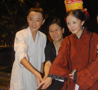 ​于小彤：陈小纭的前男友，因红楼梦走红，现今出演冰火凤再度圈粉