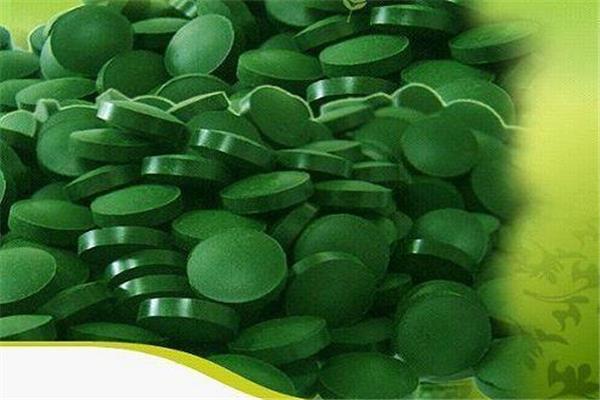 螺旋藻片咀嚼还是吞服 螺旋藻片的正确吃法和功效 螺旋藻片咀嚼还是吞服 螺旋藻片的正确吃法和功效