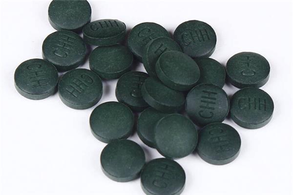 螺旋藻片咀嚼还是吞服 螺旋藻片的正确吃法和功效 螺旋藻片咀嚼还是吞服 螺旋藻片的正确吃法和功效