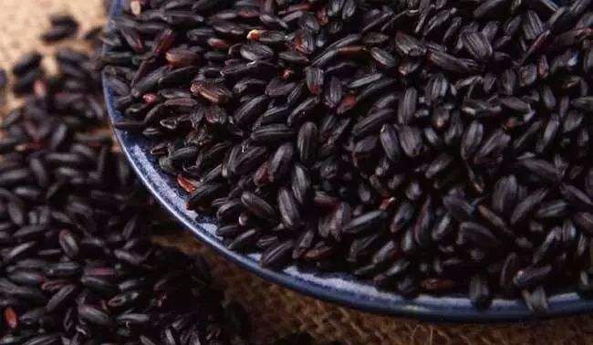 黑米和大米哪个热量高?