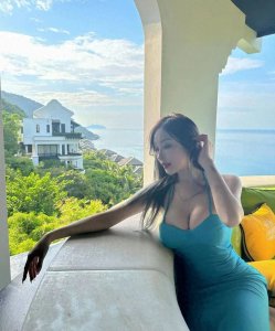 ​fairytales蜜儿：甜美又性感，有颜有身材，让人无法抗拒！