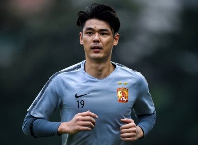 ​曾诚首次公开亮相新赛季中国足坛，未来去哪仍未定，已跟申花闹翻