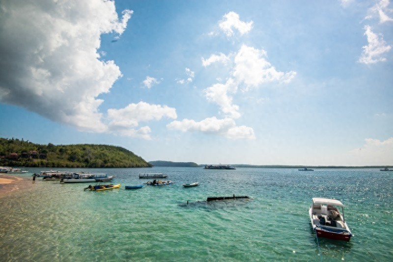 蓝梦岛又称“恶魔的眼泪”，迷人的危险，却美得像梦境