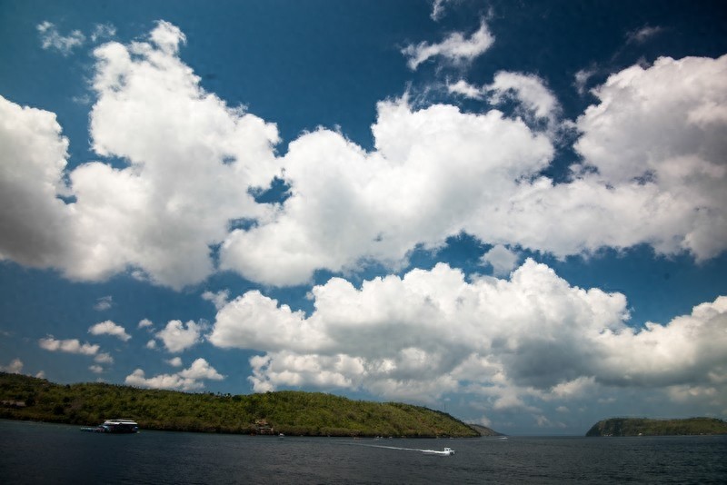 蓝梦岛又称“恶魔的眼泪”，迷人的危险，却美得像梦境