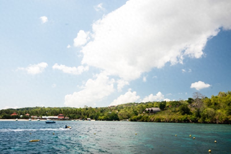 蓝梦岛又称“恶魔的眼泪”，迷人的危险，却美得像梦境