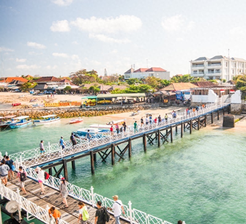 蓝梦岛又称“恶魔的眼泪”，迷人的危险，却美得像梦境