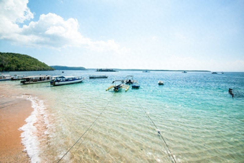 蓝梦岛又称“恶魔的眼泪”，迷人的危险，却美得像梦境