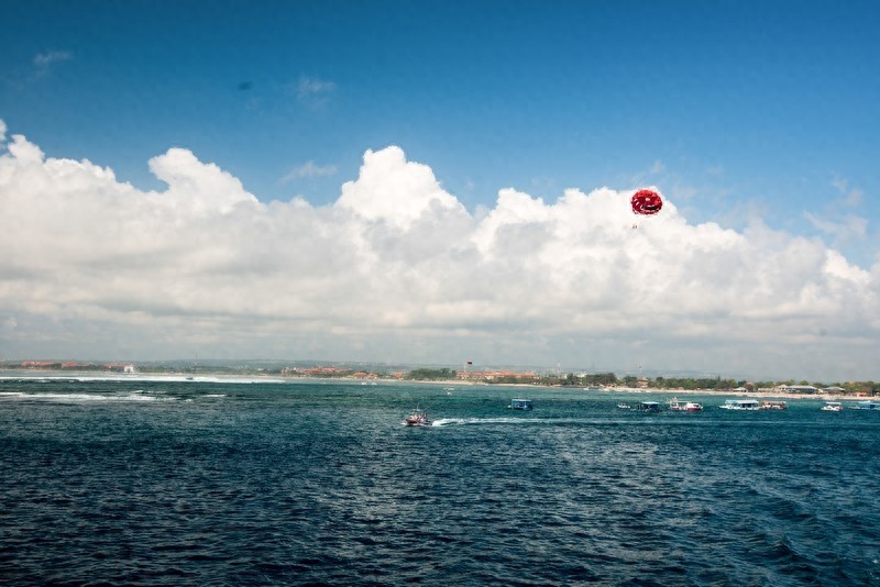 蓝梦岛又称“恶魔的眼泪”，迷人的危险，却美得像梦境