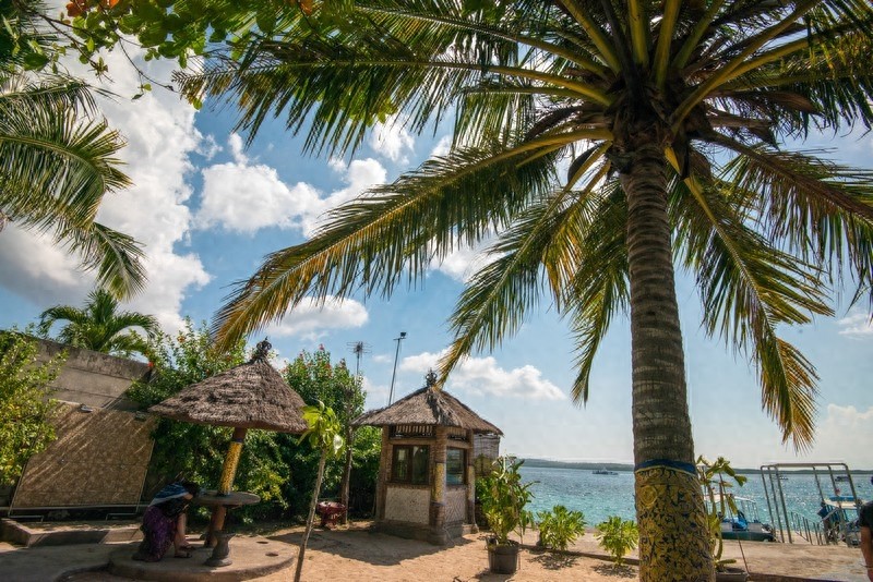 蓝梦岛又称“恶魔的眼泪”，迷人的危险，却美得像梦境