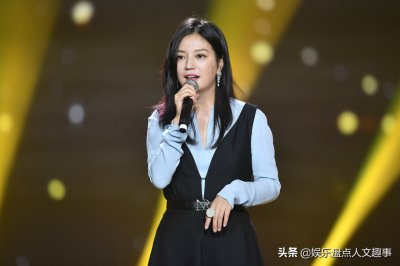 ​赵薇与小8岁富二代疑似同居，出现绯闻，网友；黄有龙干啥？