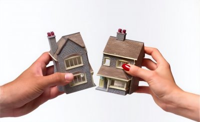 ​女婿抢走岳母房产证改遗嘱，可行吗？