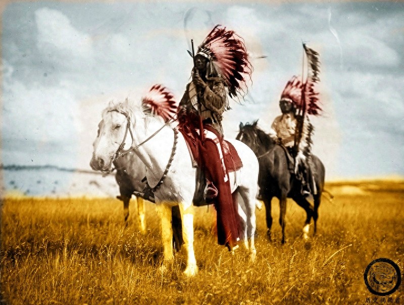 120年前的印第安人老照片：几乎被美国人赶尽杀绝，图2女子很漂亮