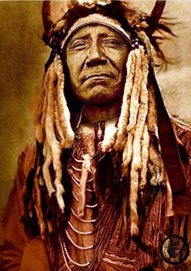 120年前的印第安人老照片：几乎被美国人赶尽杀绝，图2女子很漂亮