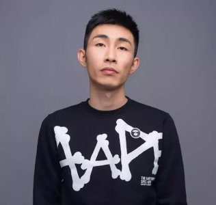 ​网络春晚上的《说书人》和它的原唱寅子