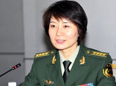 ​西藏总队副司令员雷敏，拥有武警少将警衔，最后为何嫁给保安？