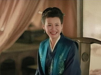 ​刘琳：与名导同居3年被抛弃，转身下嫁穷小子，50岁被婆家宠成宝