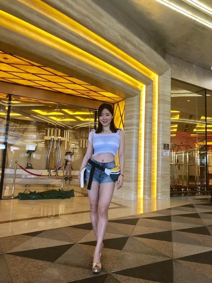 刘强东被捕照片和被性侵女主照片曝光,网友:有奶茶妹没有的东西!